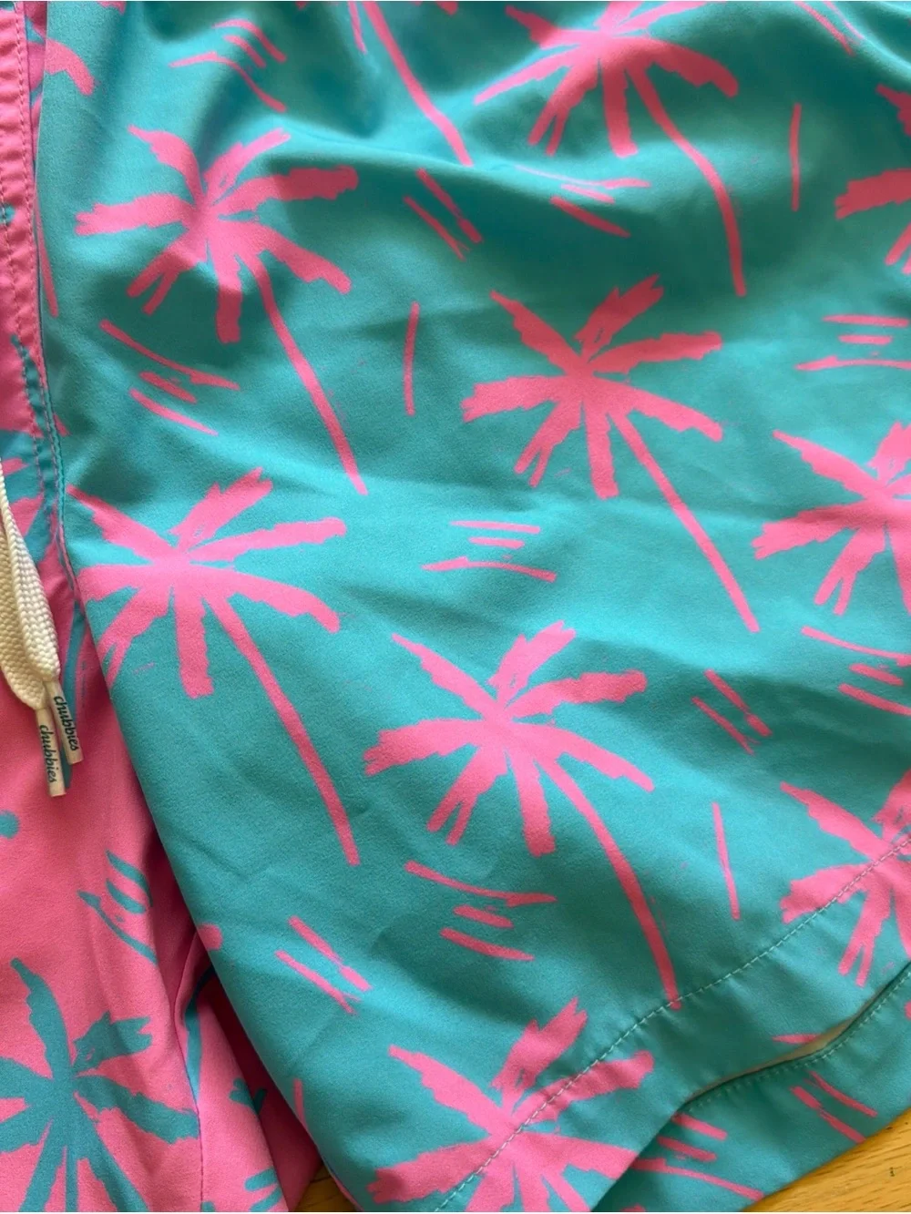 Chubbies Swim Trunks Mens Medium Pink Blue Palm Tree 5.5 Inseam Lined Quick Dry